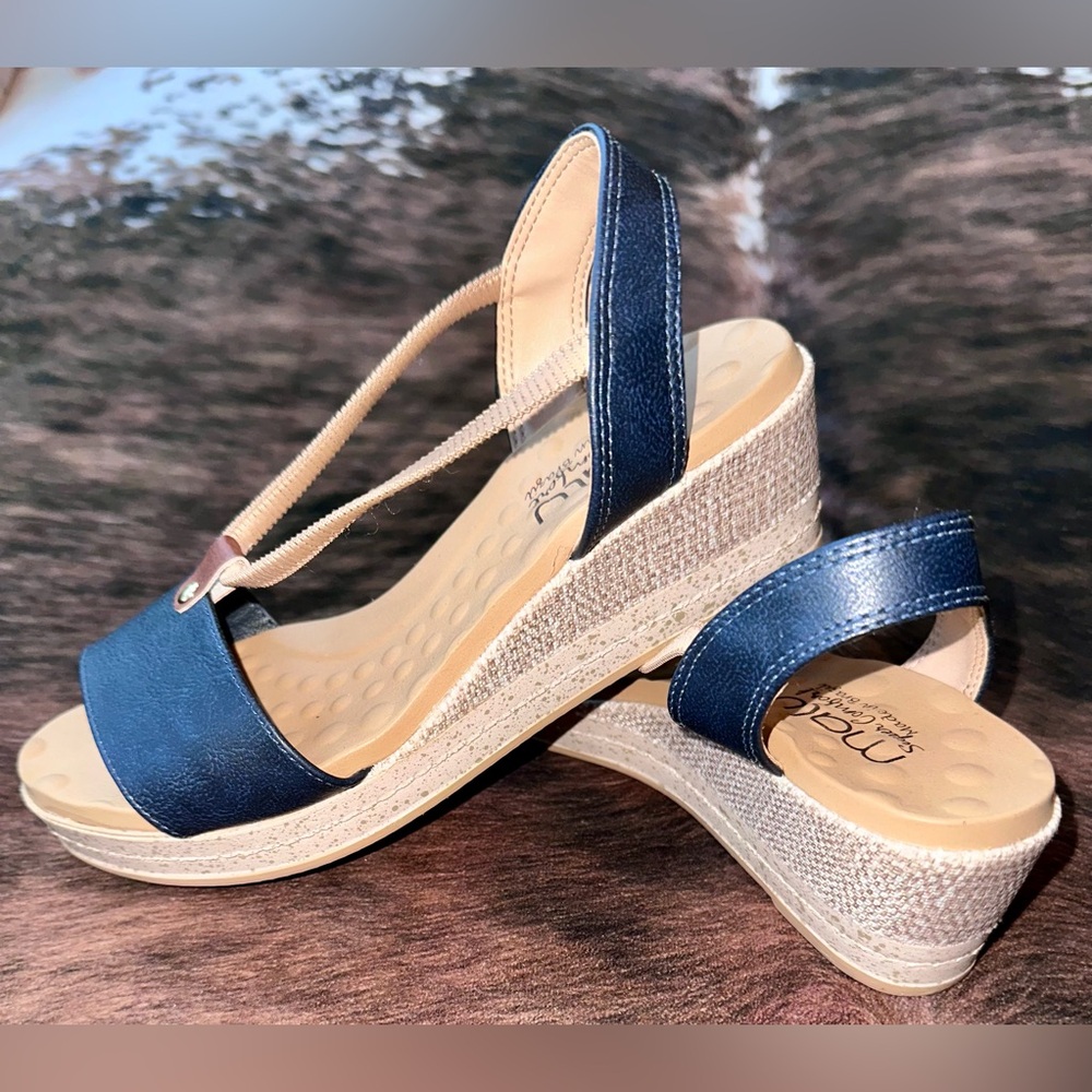 Modu Stylish Navy Sandals for Women - Picture 2 of 5